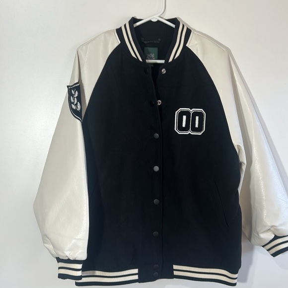 WILD FABLE BLACK &WHITE WOMEN VARSITY JACKET IN SIZE SMALL snaps closure - Picture 5 of 8